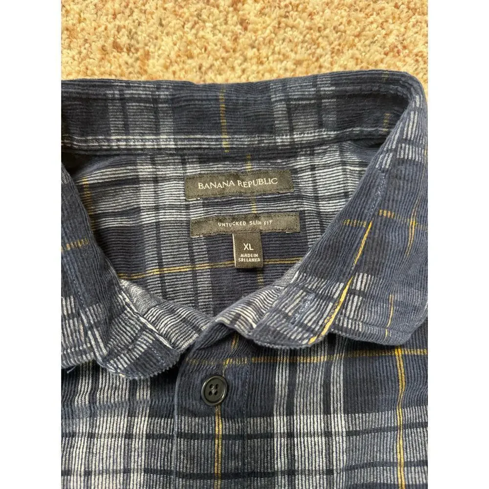 Banana Republic Untucked Slim Fit Button Down Corduroy size Men's XL Shirt